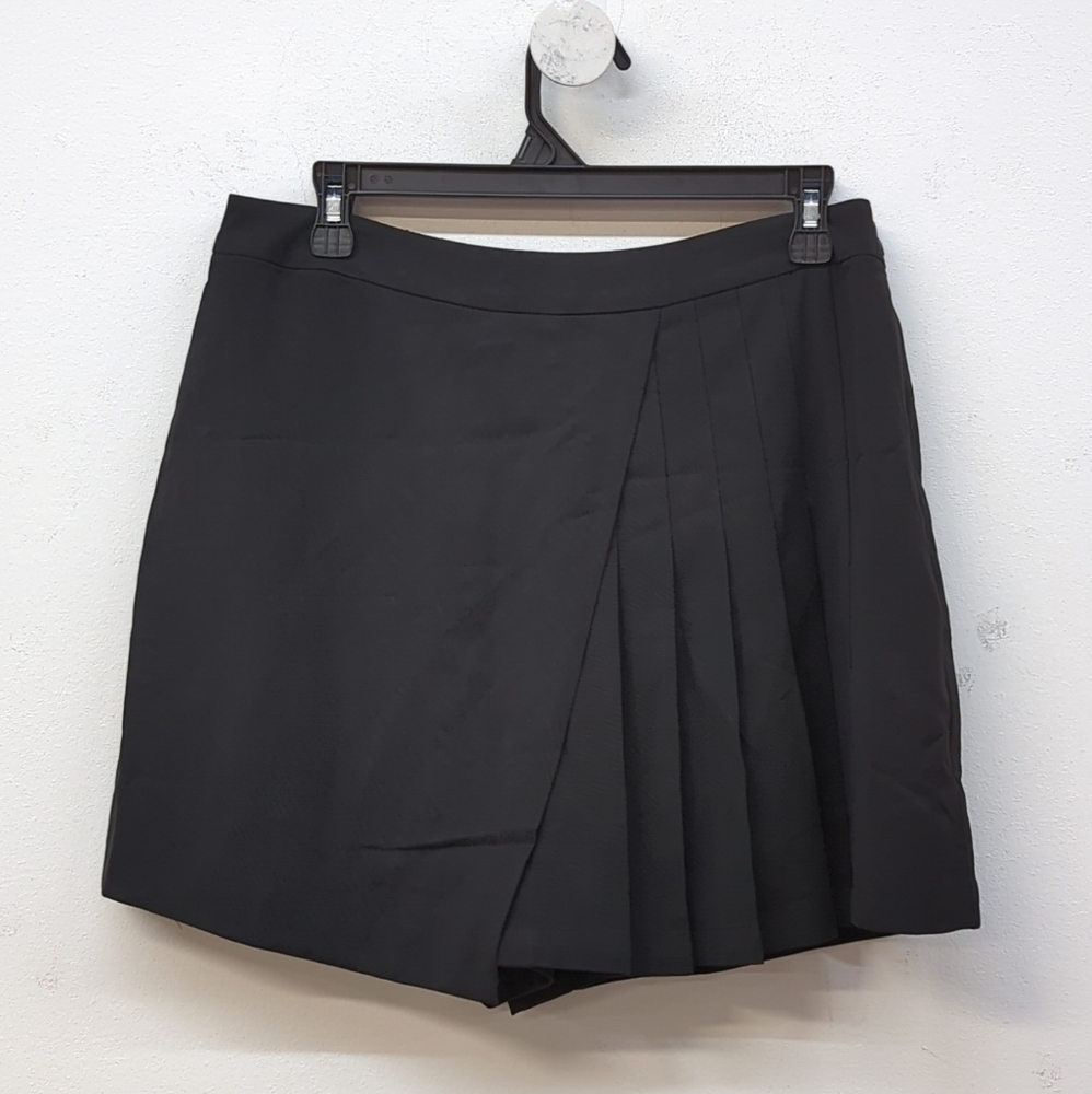 Skies Are Blue High Waisted Pleated Women's Casual Short Size Large Black